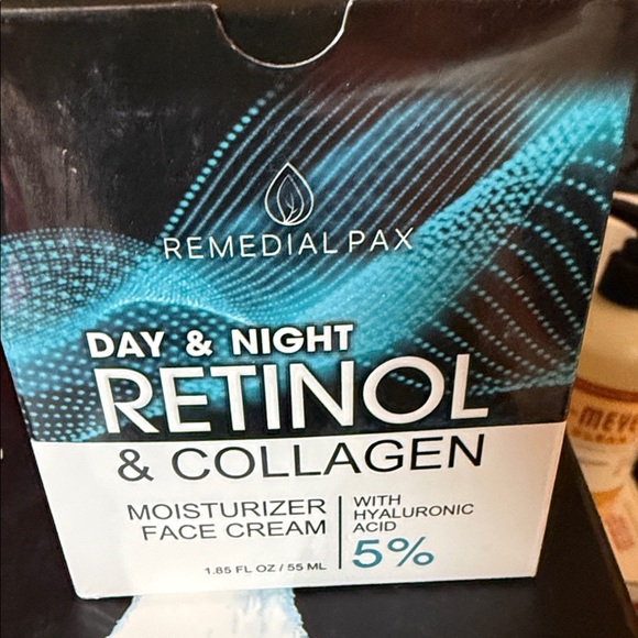 Retinol & Collagen Moisturizer Face Cream - Black and Blue - Picture 1 of 5